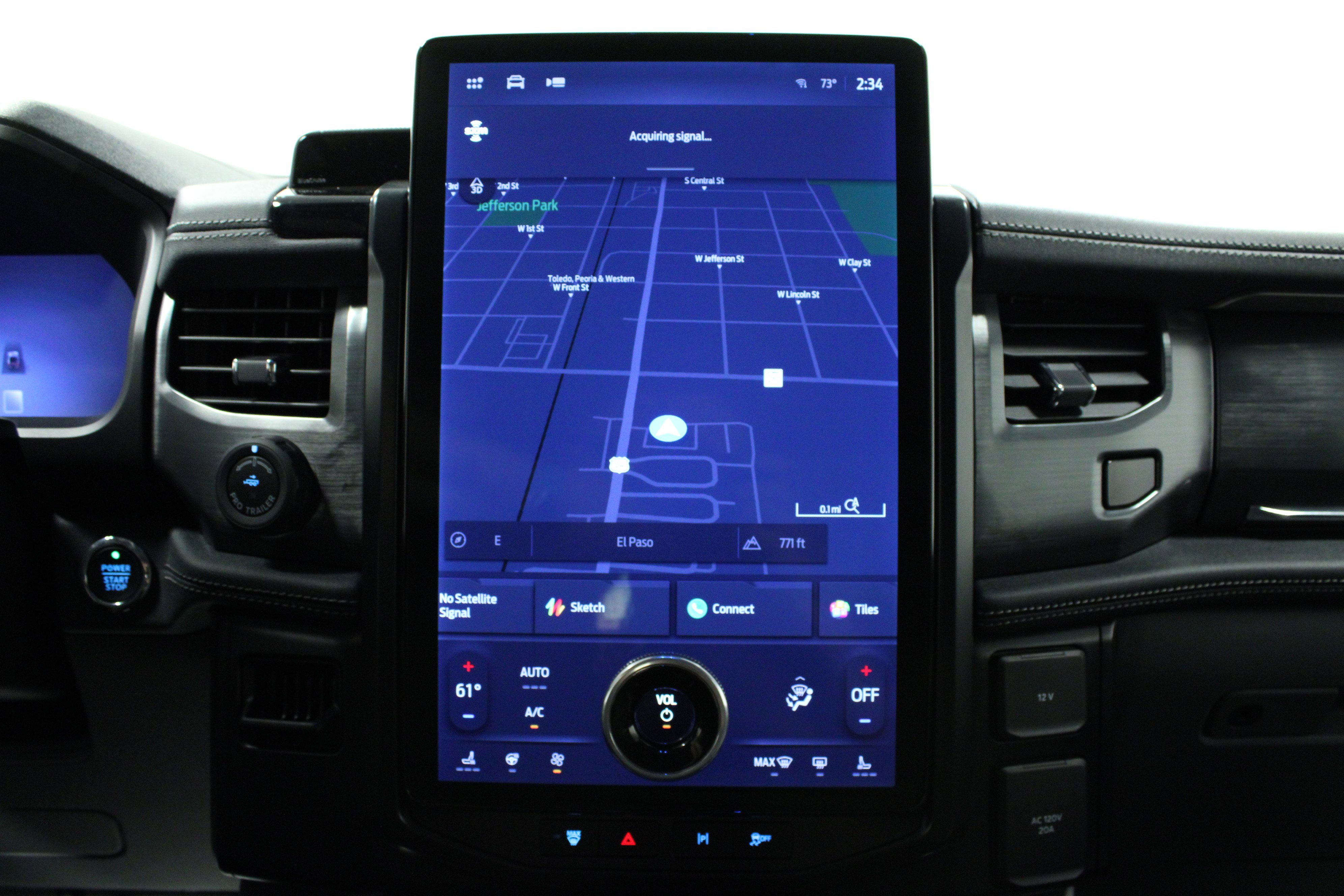 2024 Ford F-150 Lightning photo 17