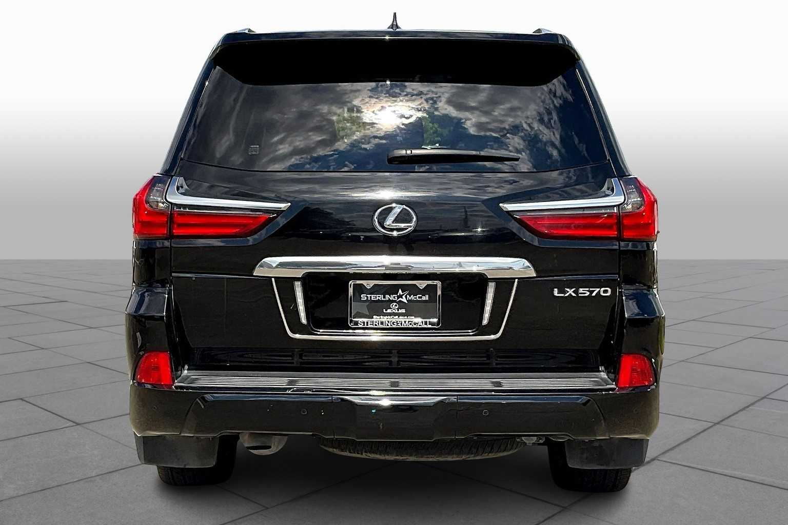 2018 Lexus LX 570 photo 4