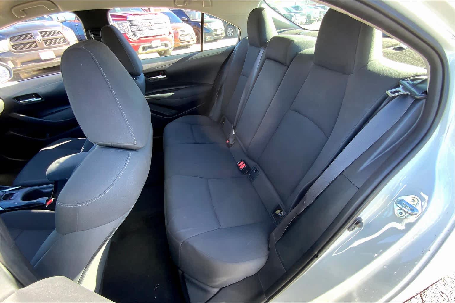 2021 Toyota Corolla LE photo 18