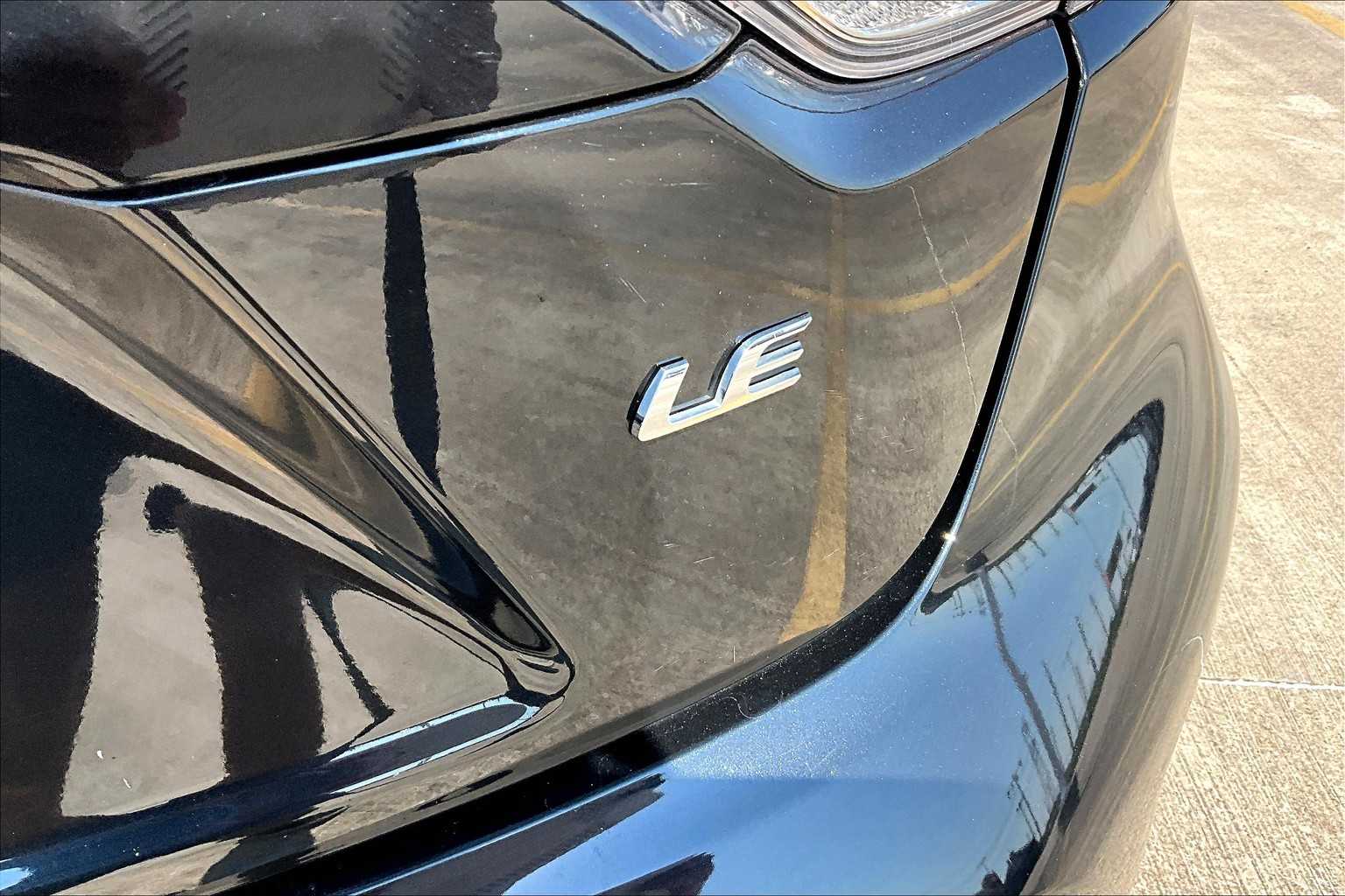 2022 Toyota Corolla LE photo 8