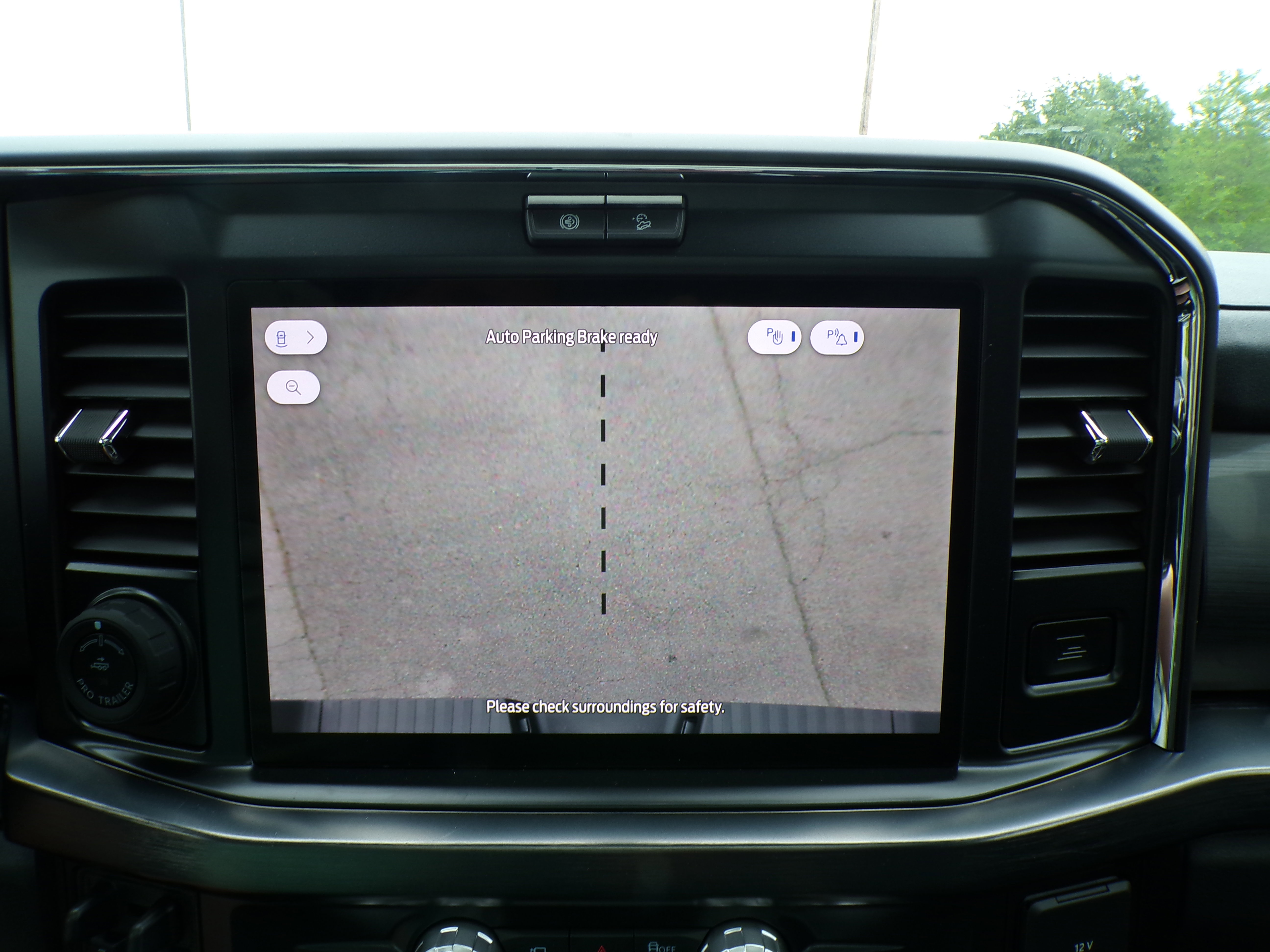 2025 Ford F-250 Lariat photo 4