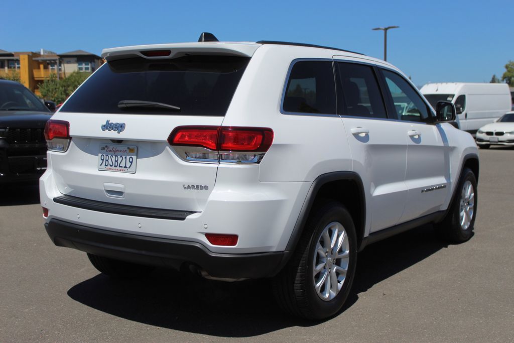 2022 Jeep Cherokee Laredo photo 6