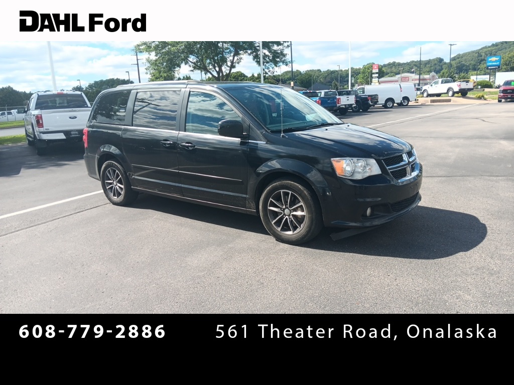 Used 2017 Dodge Grand Caravan SXT with VIN 2C4RDGCGXHR600927 for sale in Onalaska, WI