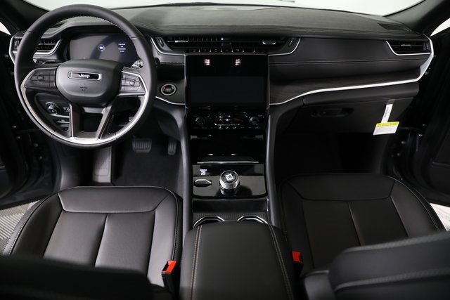 2025 Jeep Grand Cherokee Limited photo 21