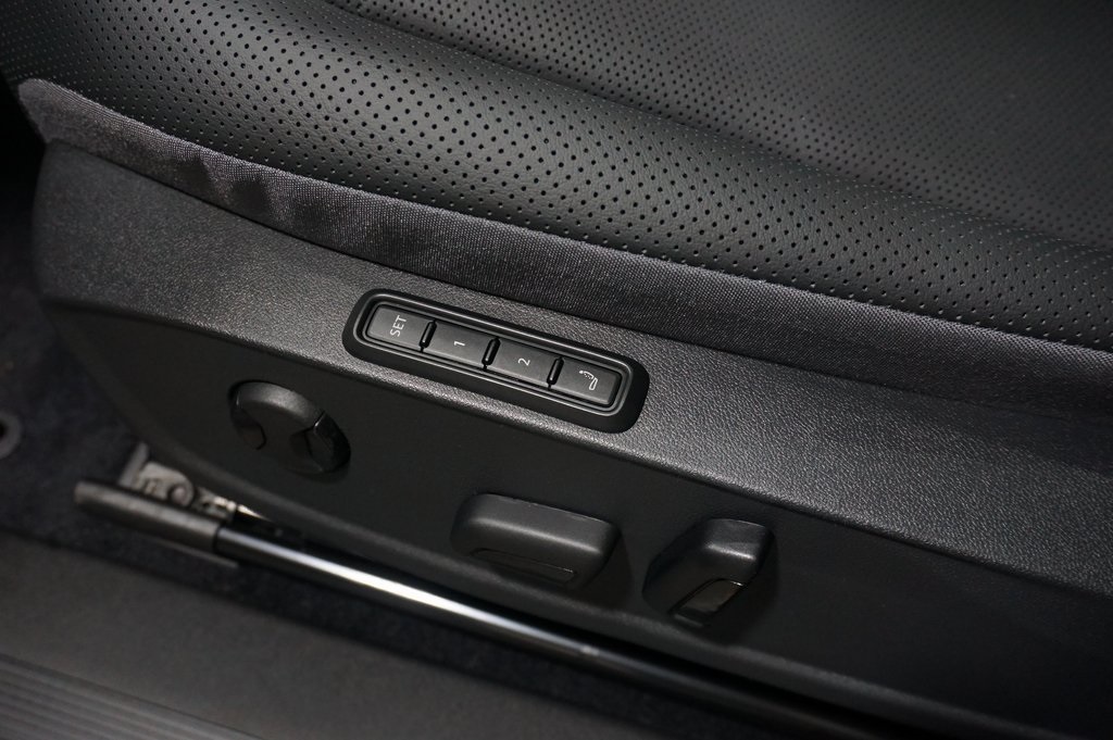 2025 Volkswagen ID.4 Pro Plus photo 28