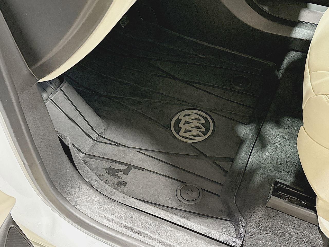 2022 Buick Enclave Essence photo 29