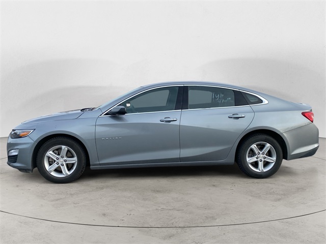 2024 Chevrolet Malibu 1LT photo 2
