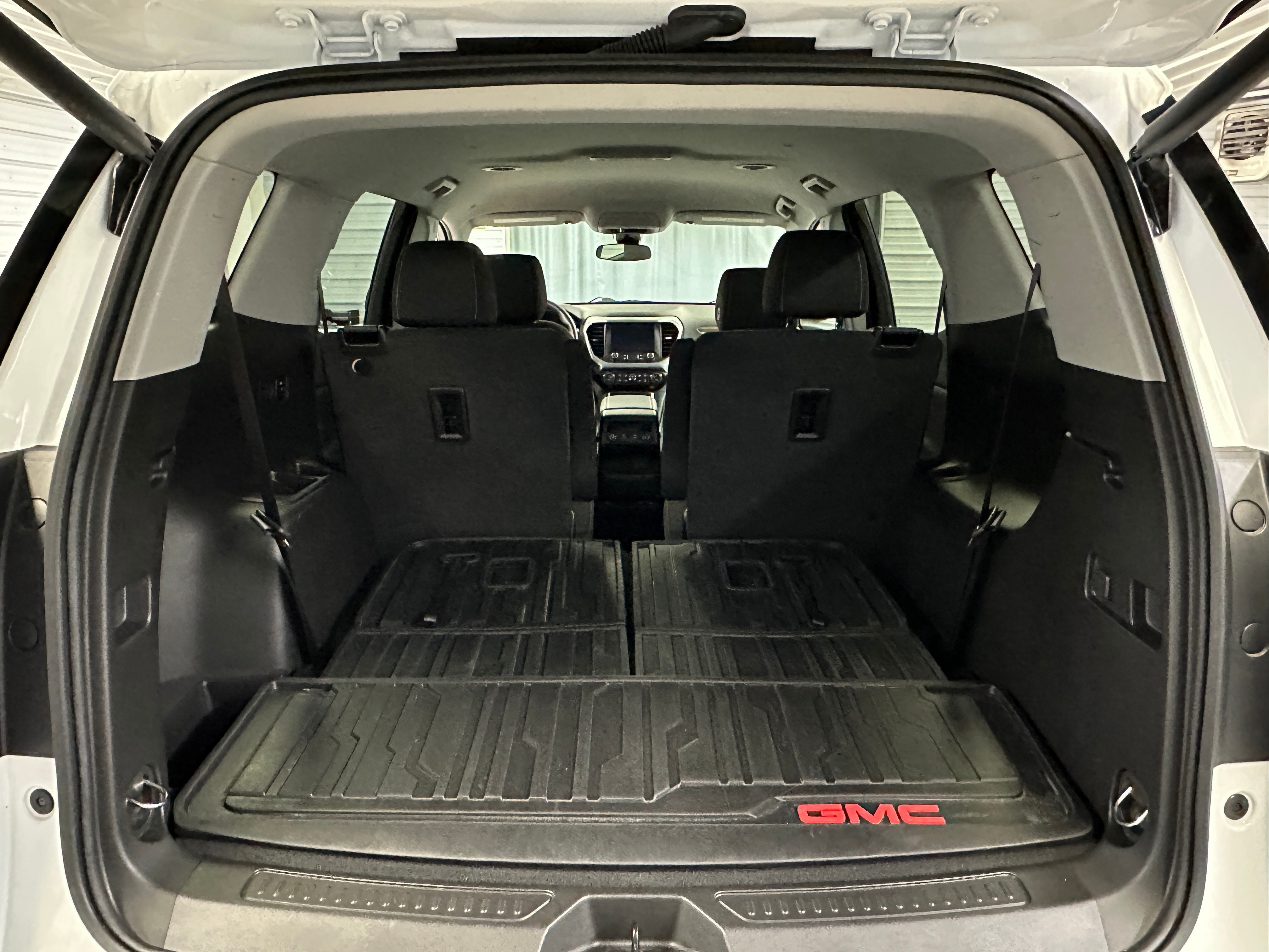 2023 Gmc Acadia SLE photo 3