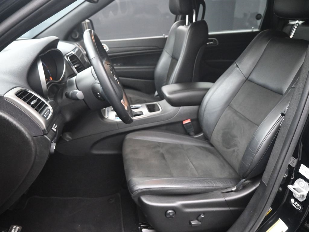 2021 Jeep Grand Cherokee Laredo X photo 10
