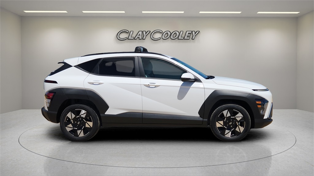 2025 Hyundai Kona SEL photo 2