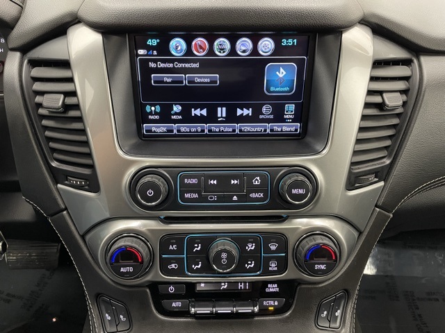 2020 Chevrolet Suburban LT photo 3