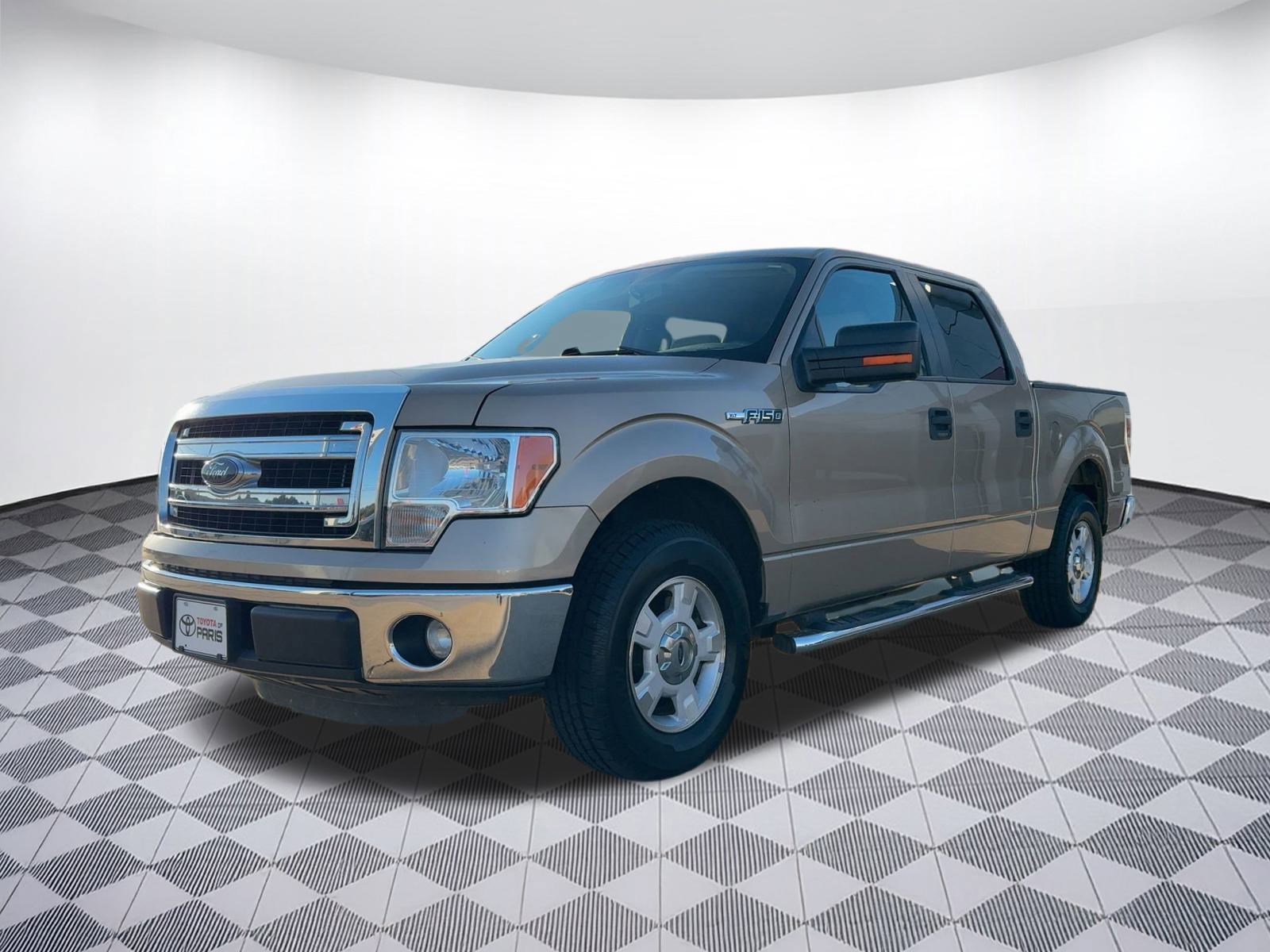 2014 Ford F-150 XLT photo 2