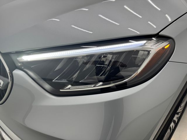 2025 Mercedes Benz GLC 300 photo 27