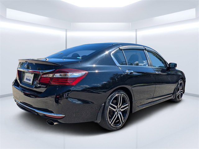 2016 Honda Accord Sport photo 3