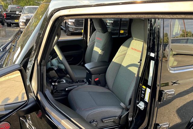 2025 Jeep Wrangler Rubicon photo 9