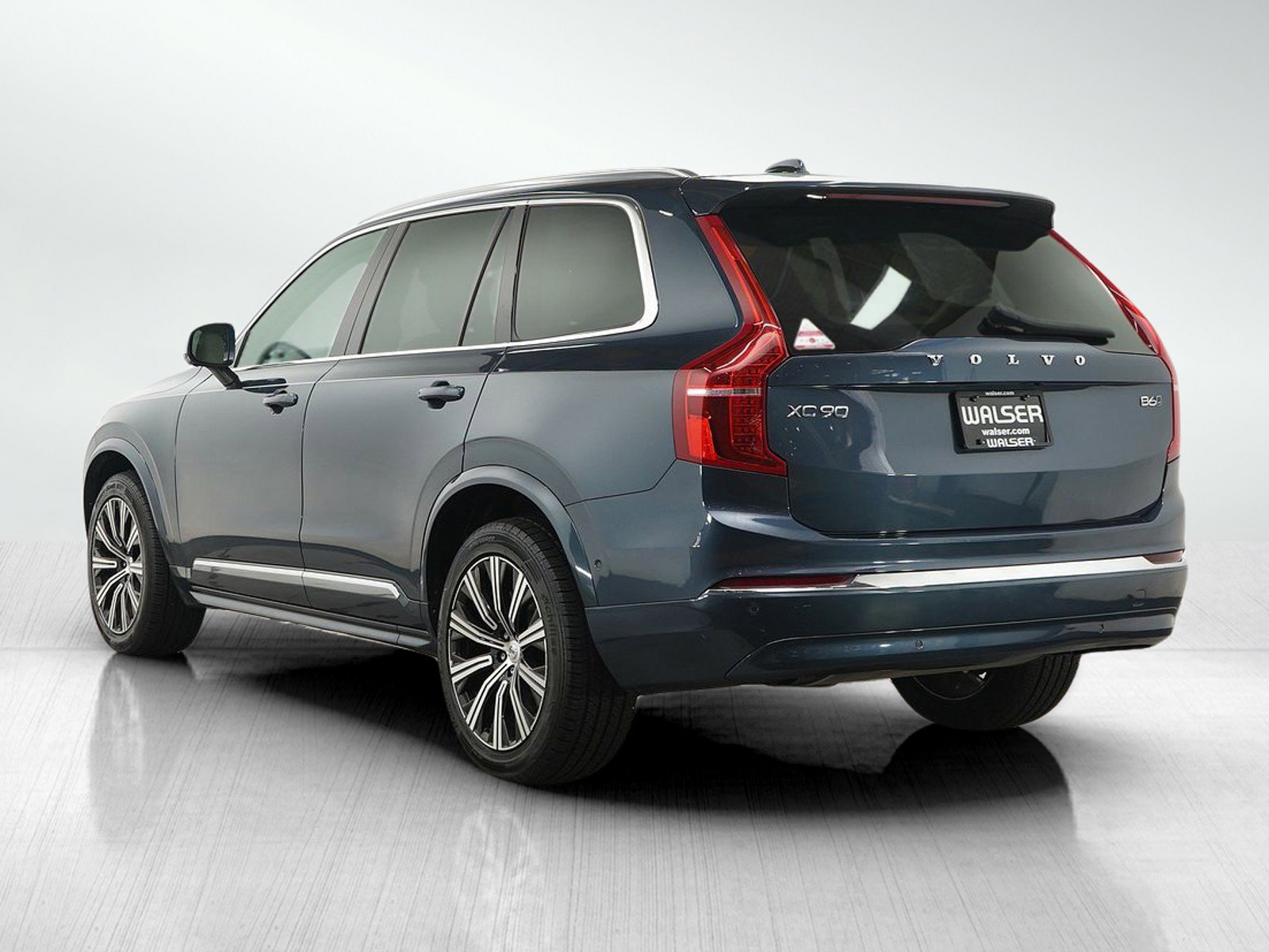 Used 2023 Volvo XC90 Plus with VIN YV4062PN9P1991373 for sale in Burnsville, Minnesota