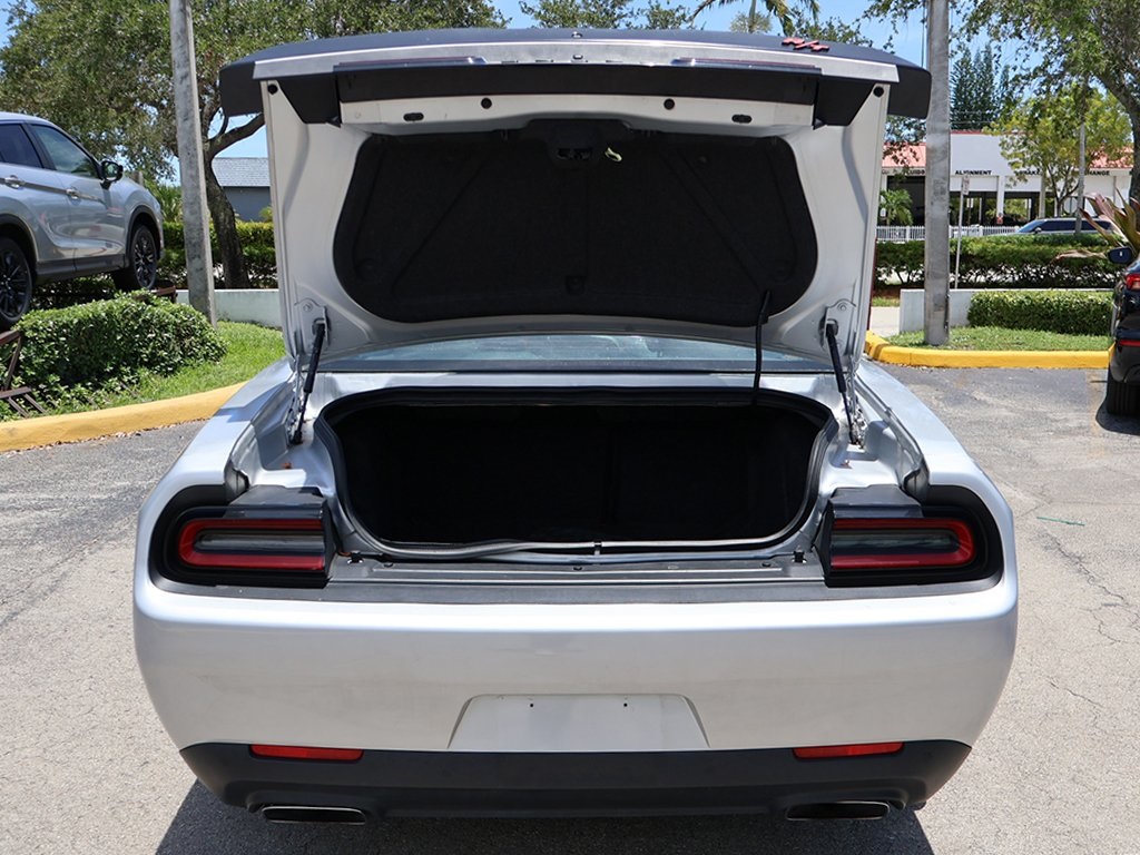 2022 Dodge Challenger R/T photo 9