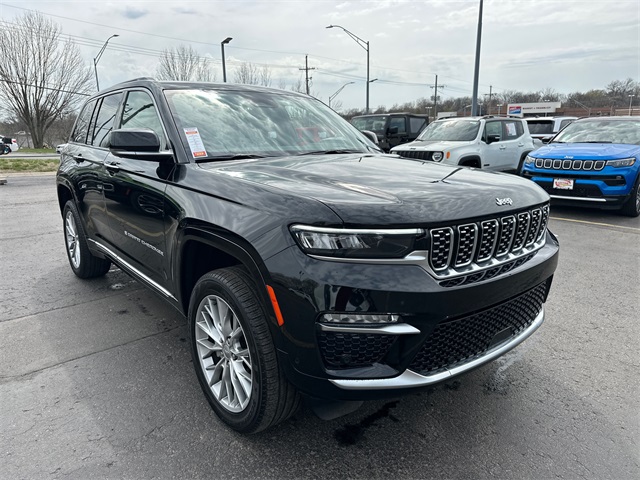 2024 Jeep Grand Cherokee Summit photo 3