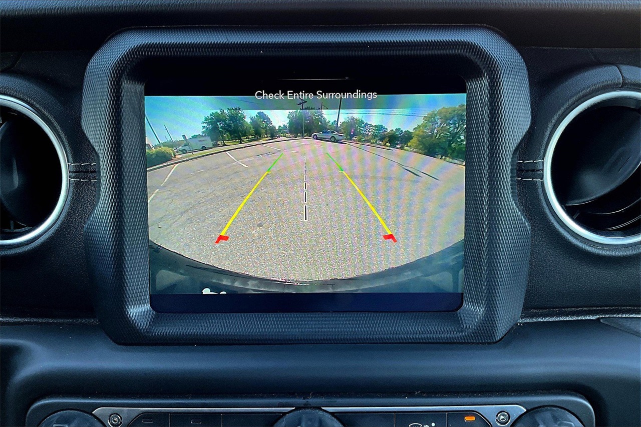 2021 Jeep Wrangler Unlimited Sahara 4xe photo 12