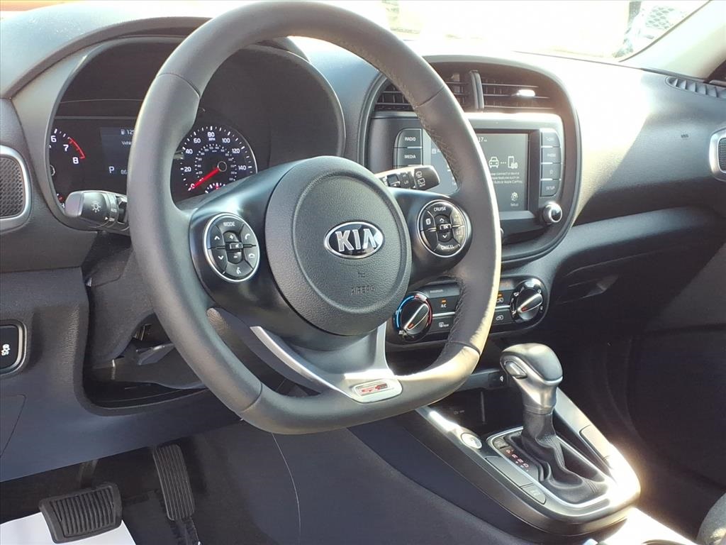 2020 Kia Soul GT-Line photo 2