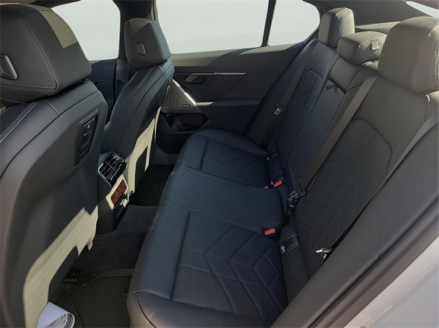 2026 Bmw 550e xDrive photo 15