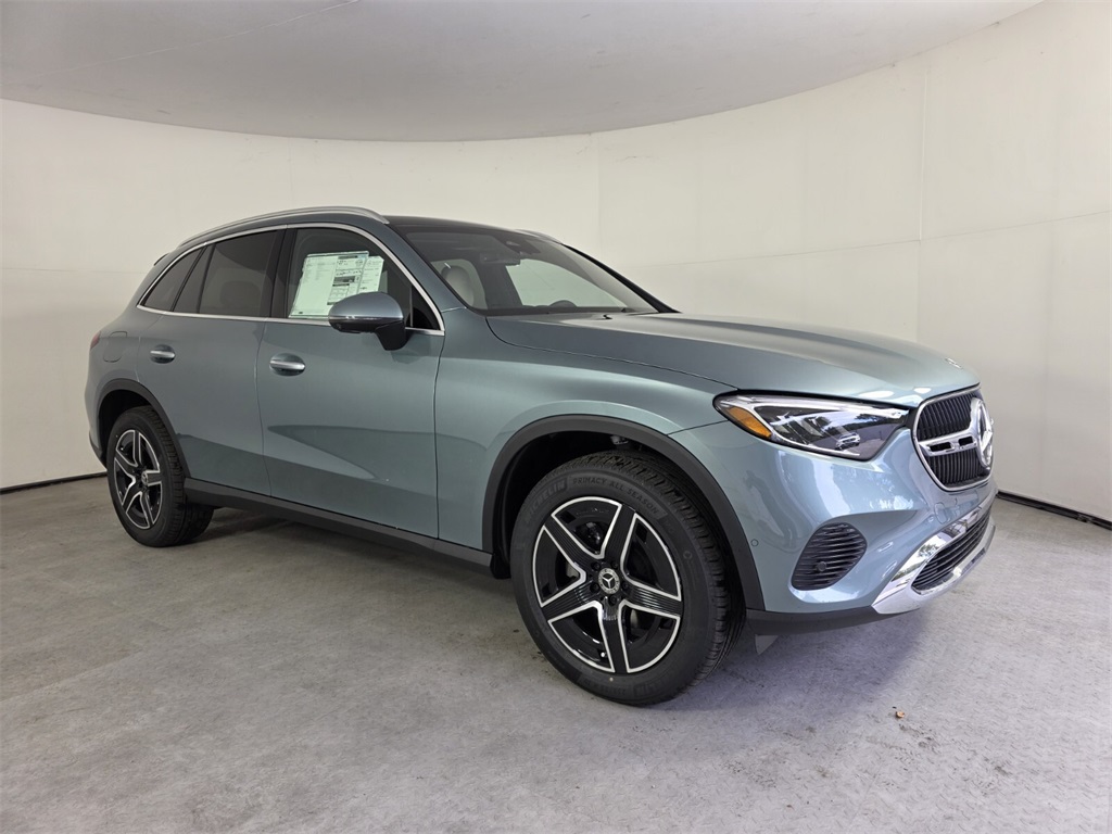 2026 Mercedes-Benz GLC Base's photo