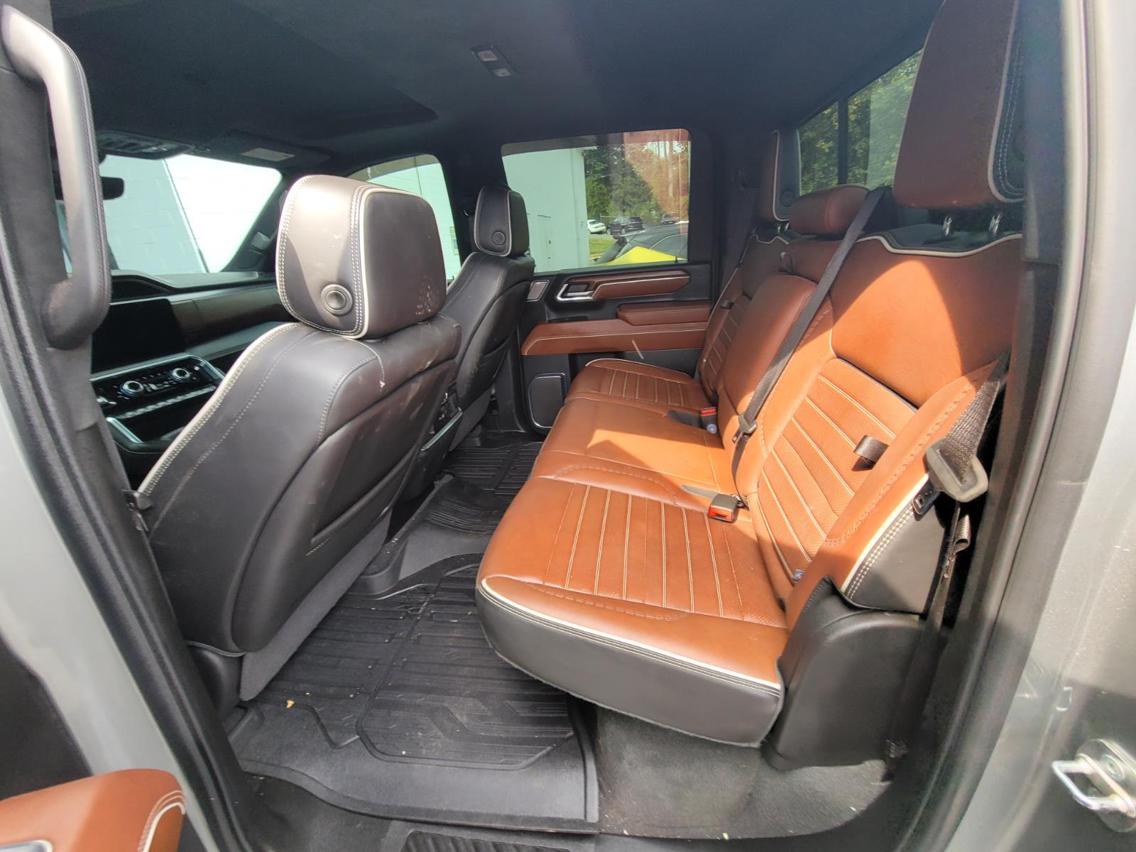 2024 Gmc Sierra 3500 HD Denali Ultimate photo 10