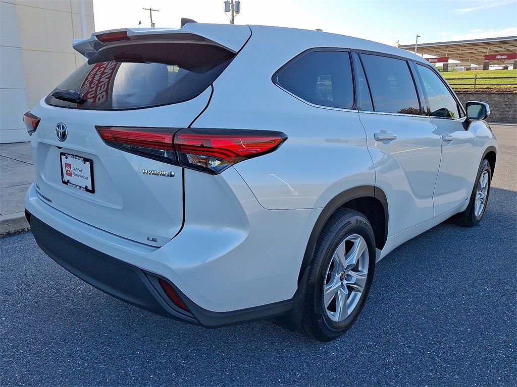 2022 Toyota Highlander Hybrid LE photo 7