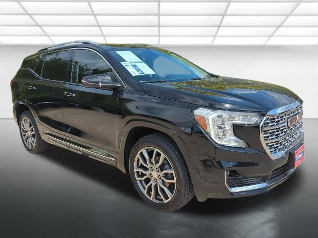 2022 GMC Terrain Denali's photo