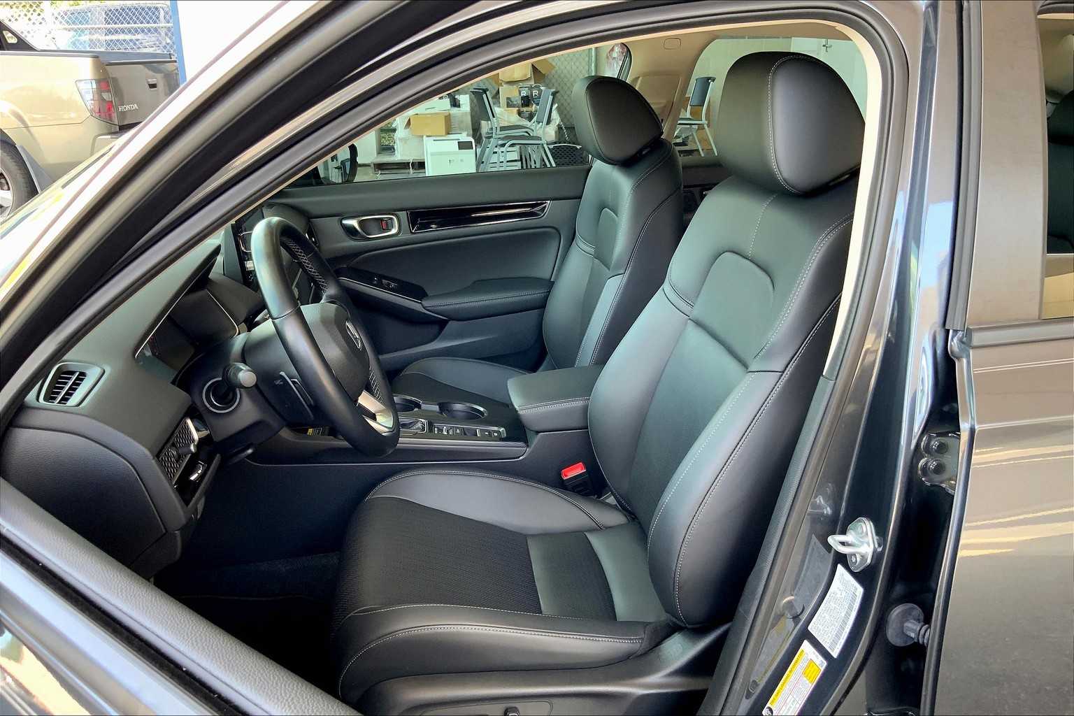 2022 Honda Civic Touring photo 7