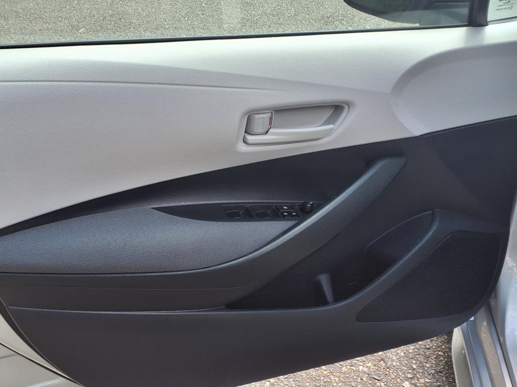 2022 Toyota Corolla LE photo 12