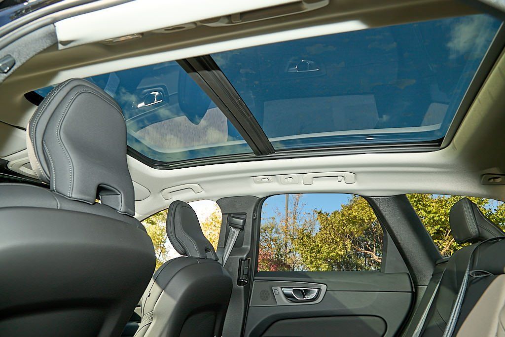 2026 VOLVO XC60 - Image 21