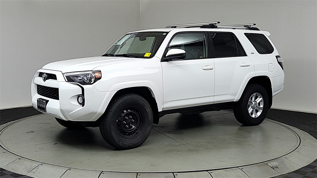 2019 Toyota 4Runner SR5 photo 3