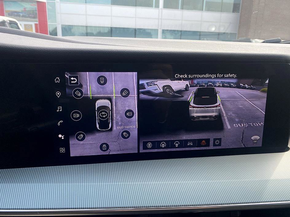 2025 Nissan Murano SL photo 17