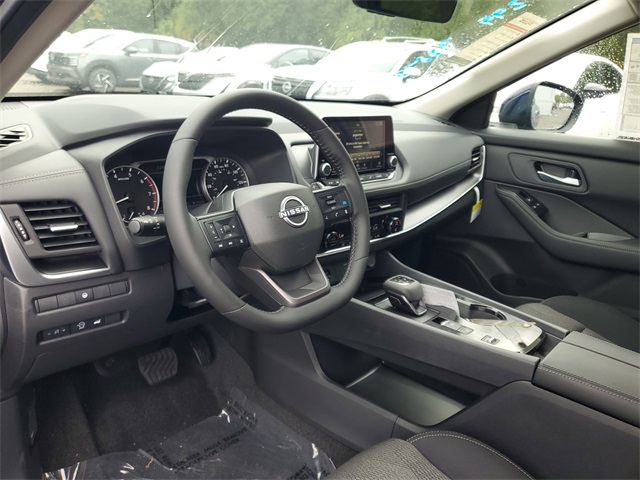 2026 Nissan Rogue SV photo 3