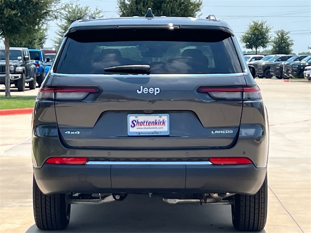 2025 Jeep Grand Cherokee Laredo X photo 4