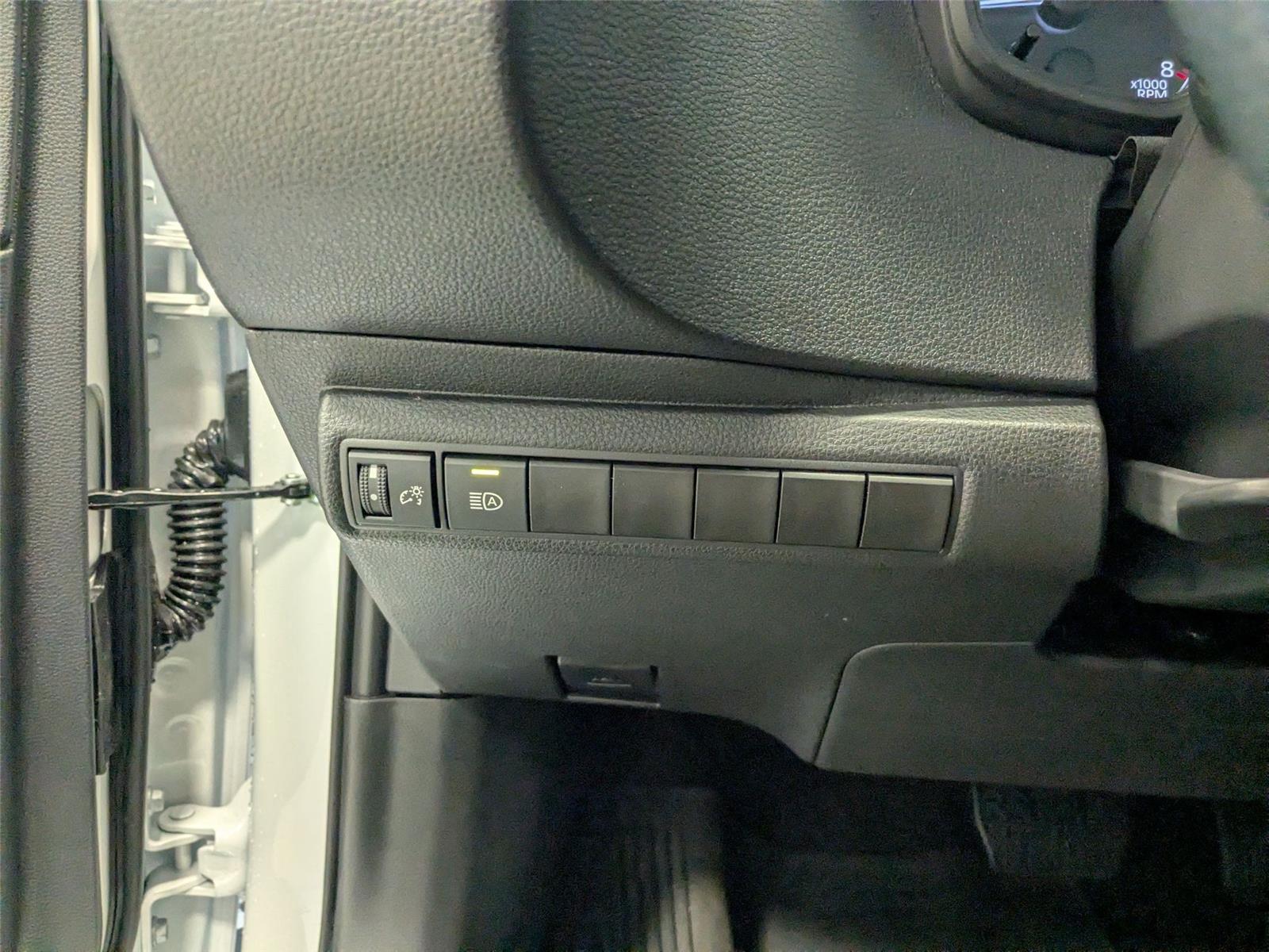 2025 Toyota Corolla LE photo 14