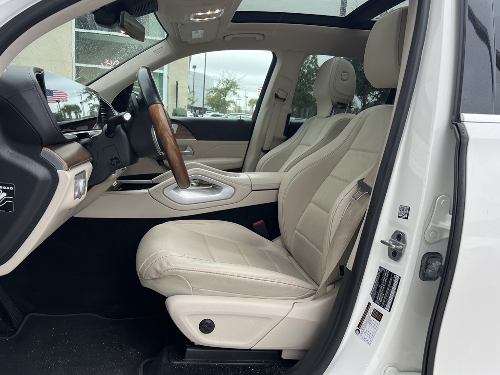 2022 Mercedes Benz GLS 450 4MATIC photo 4