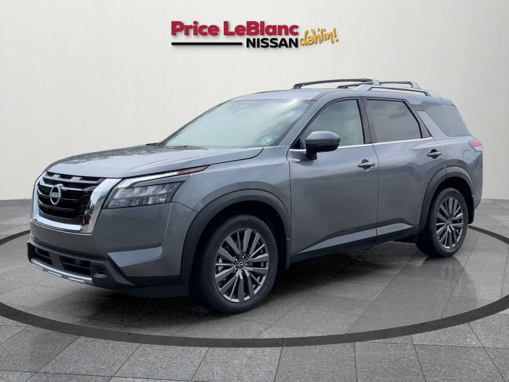 2025 Nissan Pathfinder SL photo 3