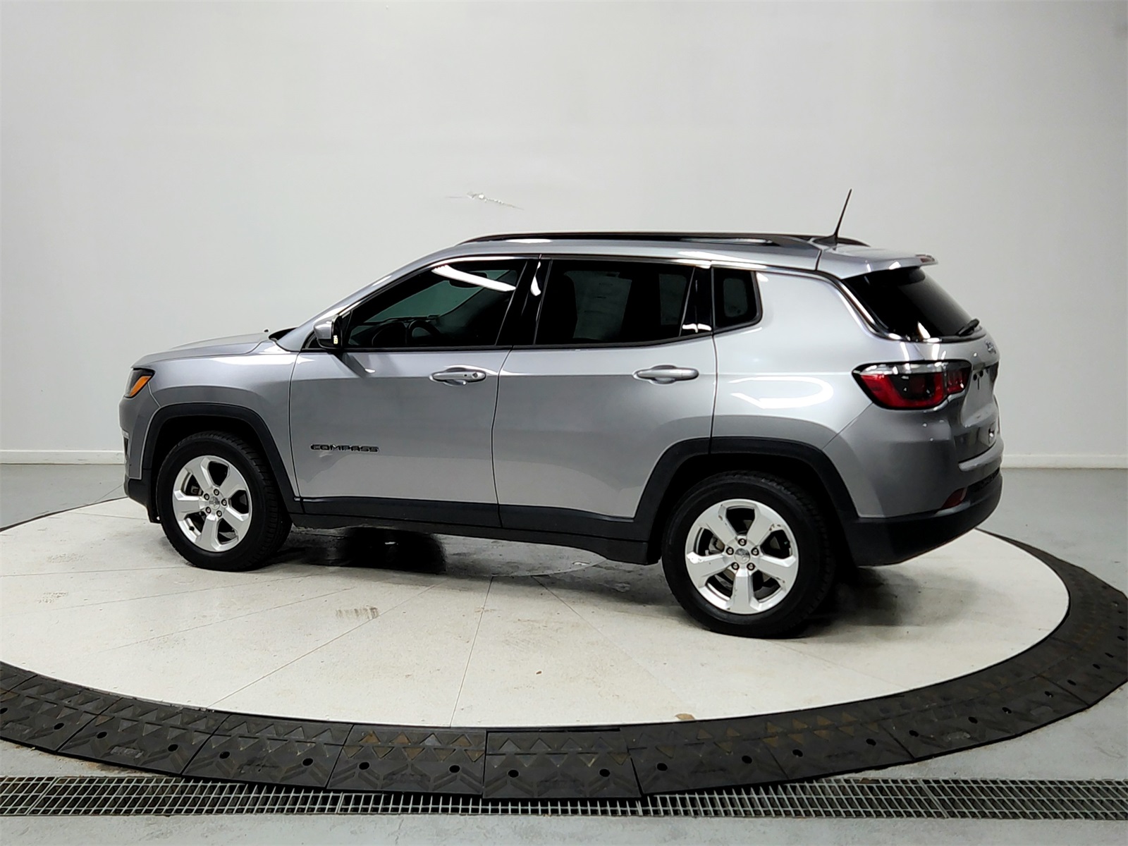 2018 Jeep Compass Latitude photo 5