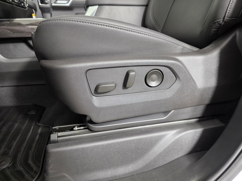 2025 Chevrolet Silverado 1500 LTZ photo 10