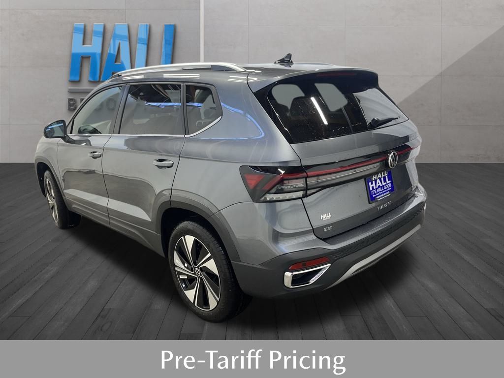 2025 Volkswagen Taos SE photo 3