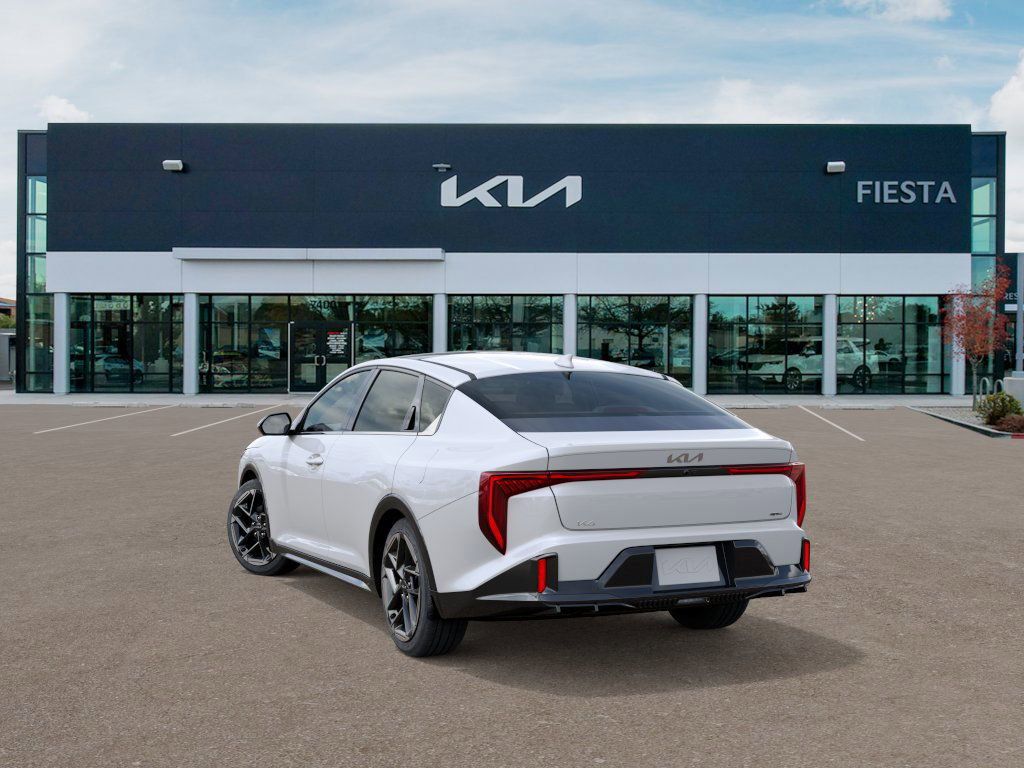 2025 Kia K4 GT-Line photo 3