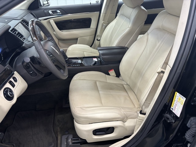 2014 Lincoln MKS Base photo 12