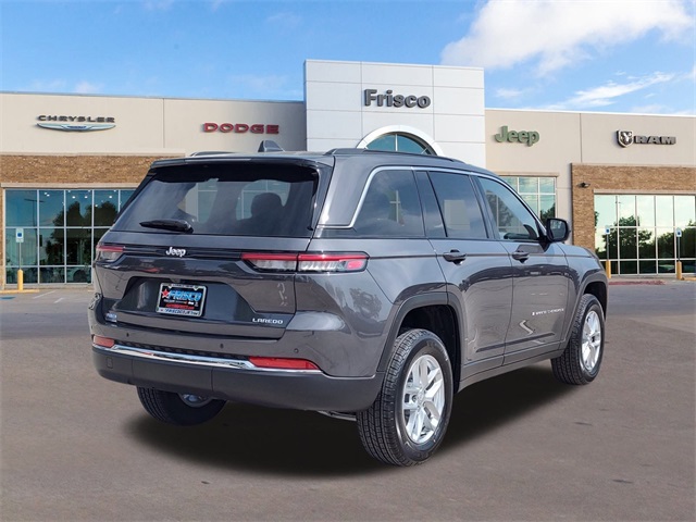 2025 Jeep Grand Cherokee Laredo Altitude photo 2