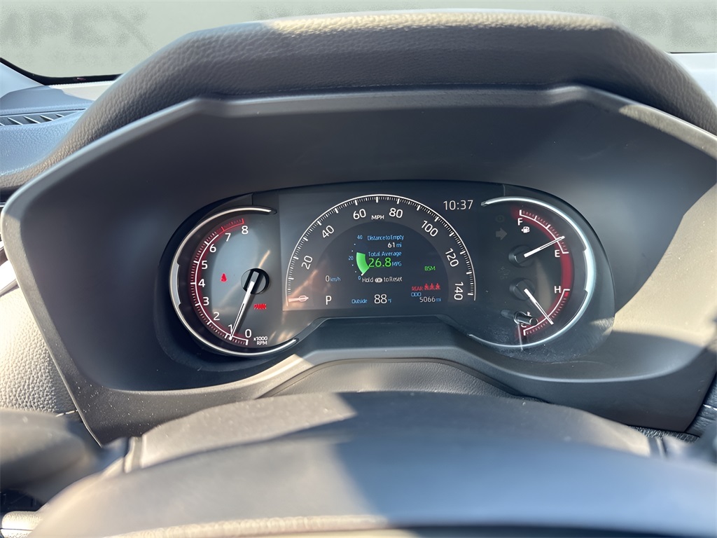 2025 Toyota RAV4 XLE photo 23