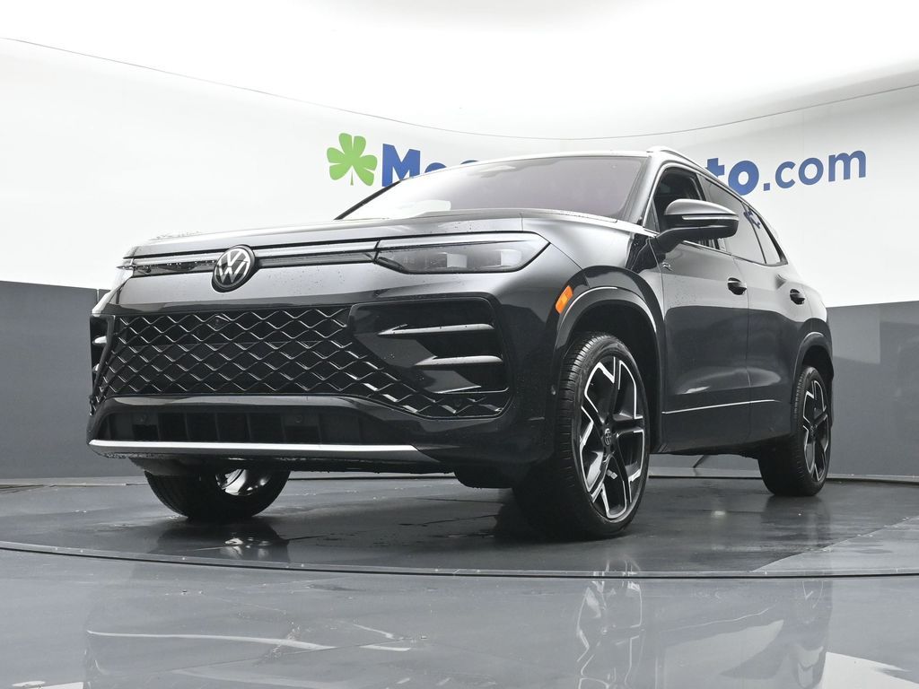 2026 Volkswagen Tiguan SEL R-Line photo 3