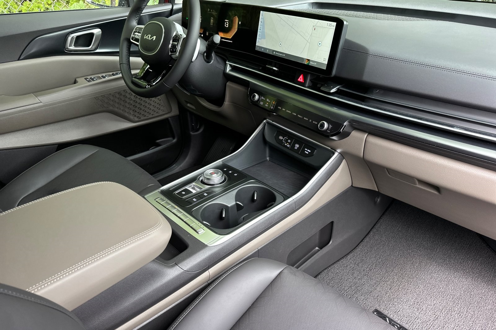 2025 Kia Carnival LXS photo 15