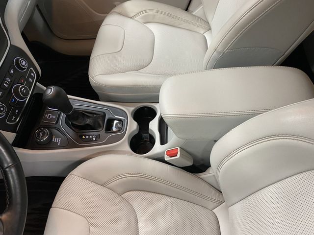 2021 Jeep Cherokee Latitude Lux photo 18
