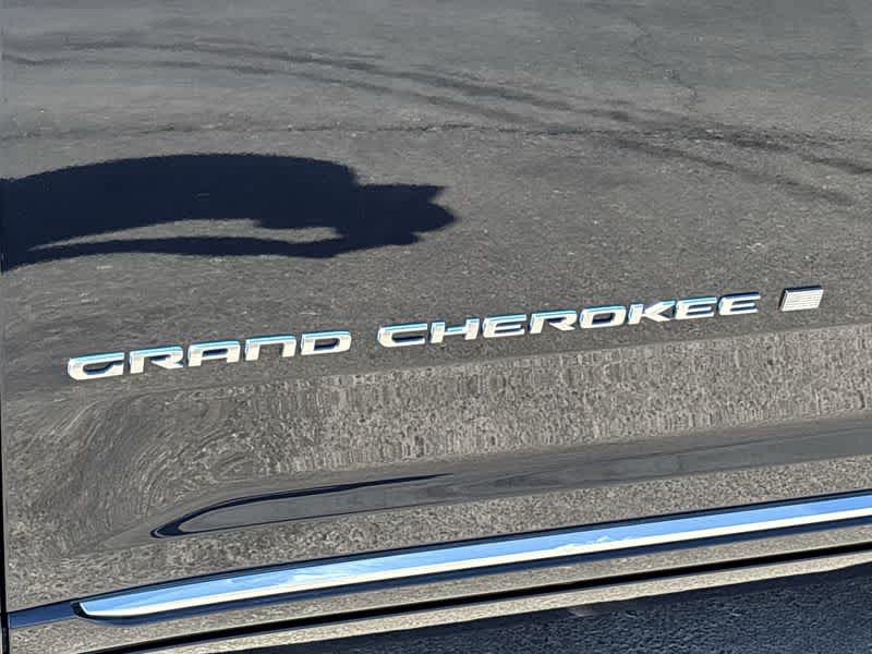 2023 Jeep Cherokee photo 11